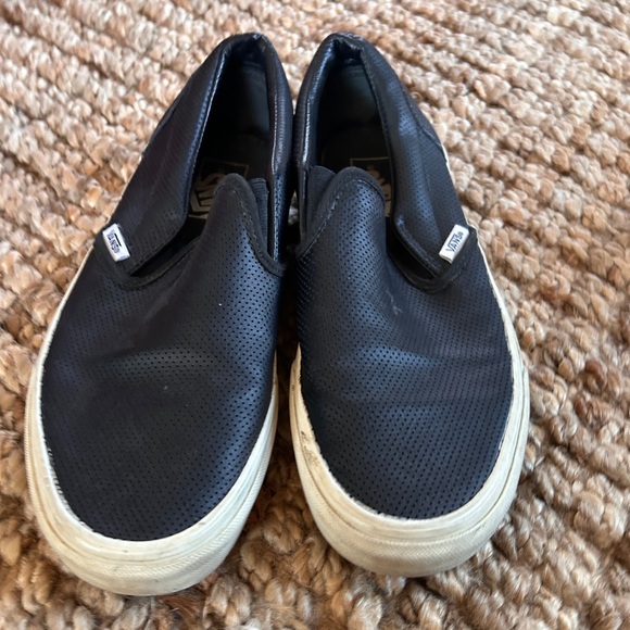Vans size 9.5 women’s black and white flats - Picture 9 of 10
